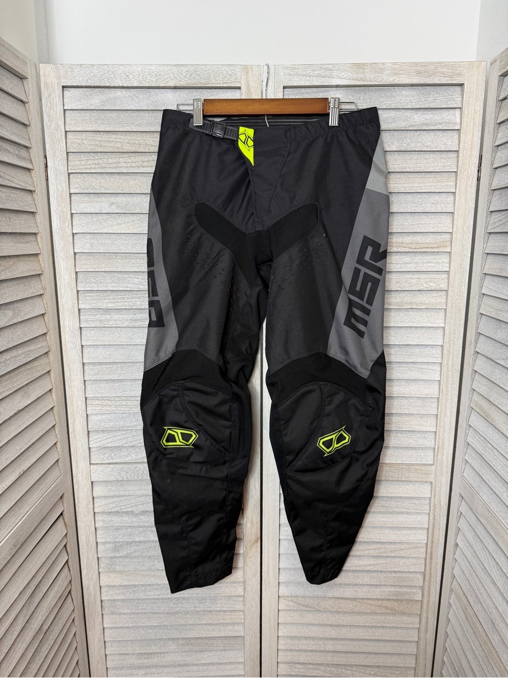 MSR Axxis Mens 34 Motocross Pants Black Gray Hi Vis MX Dirt Bike Racing
